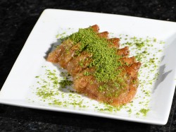 Fıstıklı Bağdat Tatlısı